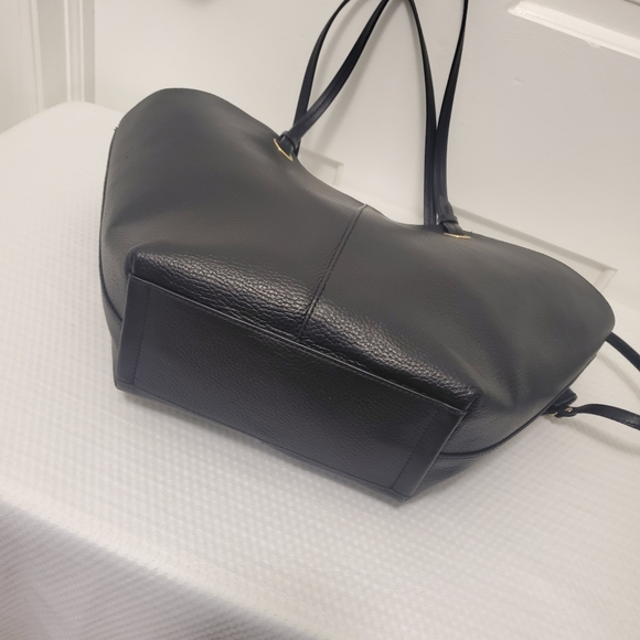 Michael Kors Izzy Black Pebble Grain Leather Tote, Classic, Stylish, Sleek - Picture 6 of 16